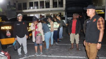 SATRESKRIM POLRES TANAH KARO RAZIA TEMPAT HIBURAN MALAM DAN PENGINAPAN BERHASIL AMANKAN 18 ORANG DIDUGA TERLIBAT PROSTITUSI