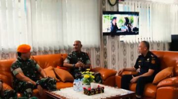 Komandan Resimen Arhanud 1 Pasgat Bersama Para Perwira Kunjungan Silaturahmi Ke Kantor Bea Cukai Medan