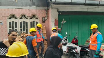 Anggota DPRD Medan Lailatul Badri Tinjau Pergantian 10 Titik Tiang di Jalan Ampera, Respons Cepat Keluhan Warga