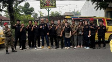 Syukuran Peresmian Plang PAC GRIB Jaya Medan Denai, DPC dan PAC Gelar Jumat Berkah Berbagi Ratusan Nasi Kotak