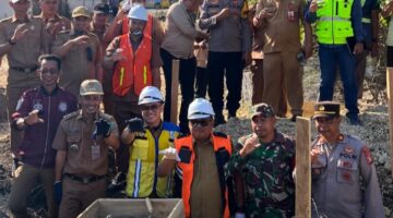 Bupati Daeng Manye Letakkan Batu Pertama di kantor Kecamatan Laikang